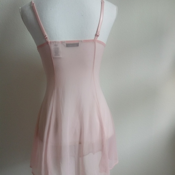 Gown - Picture 2 of 5